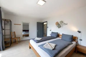 Lakeview top floor appartement - Image 2