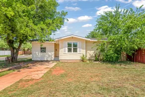 3 Qn beds | Acu/Hsu | Brand New! | Dogs OK | Yard - Image 3