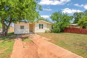 3 Qn beds | Acu/Hsu | Brand New! | Dogs OK | Yard - Image 3