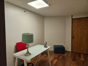 1bedroom/1bath full kitchen free parking downtown - Image 3