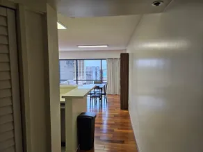 1bedroom/1bath full kitchen free parking downtown - Image 5