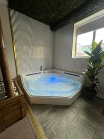 Liverpool City Centre Apartment - Image 5