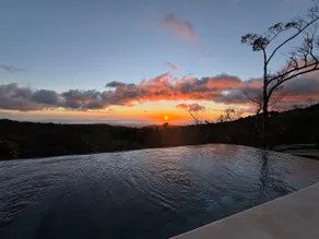 Luxury villa on the Cloud Forest Infinity Pool - Image 2