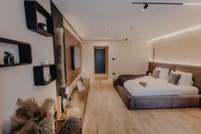 High-end Studio - 10 Mins Walk to City Center - Image 2