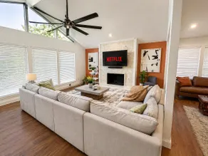 Luxury 4BR Family Retreat w/Pool Sleeps 10 6 Beds - Image 2
