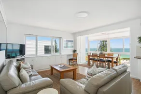 The Beachfront Cottesloe - Image 2