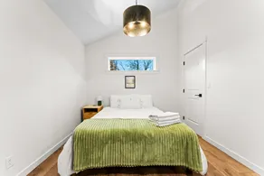 Sunset Stunner- Luxury Studio Steps From Greenbelt - Image 3