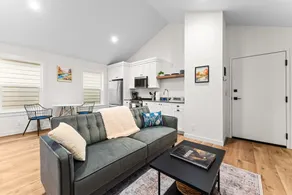 Sunset Stunner- Luxury Studio Steps From Greenbelt - Image 4