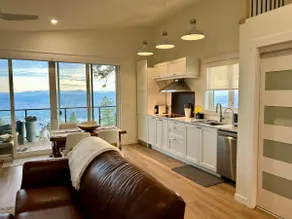 Osoyoos Lake View | 2BR Hot Tub Retreat - Image 5