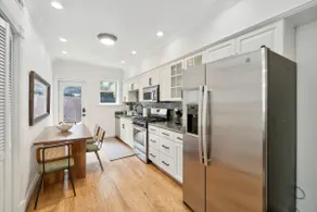 Designer-Perfect Townhouse on DC’s hottest block! - Image 5