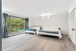 Luxurious 5BR Villa w/Sauna - Image 4