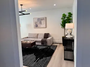 Stylish Apt Pet & Family Friendly Parking NY Stay - Image 5