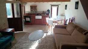 Cosy barn with stunning views in quiet hamlet - Image 2