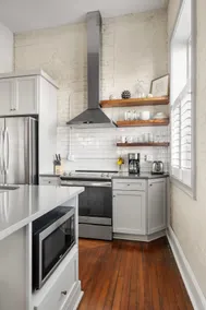 Private Terrace - 12 Bedrooms - 6 Condos - King ST - Image 5