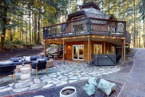 1 BR with loft, hot tub, & sauna - Image 2