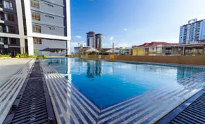 Calmapartment -8th floor with serene park view - Image 3