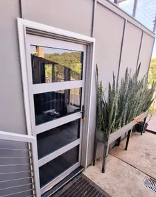 Entire Granny Flat in Pacific Pines - Image 4