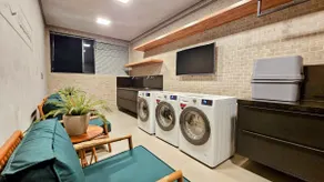911Ar in the Living Room/Garage/Gym/Pool/LovePET - Image 3