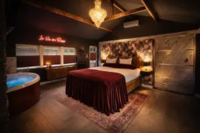 Wellness Garden | Private Sauna, Jacuzzi, Fireplace, Bios - Image 4