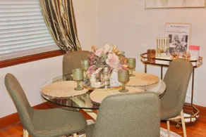 Local and Luxe Mosley Manor Apartment - Image 5