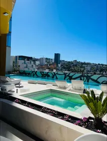Luxury Roof Top Penthouse in the Golden Zone - Image 5
