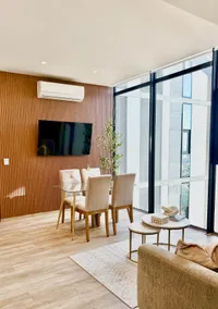 Luxury Roof Top Penthouse in the Golden Zone - Image 2