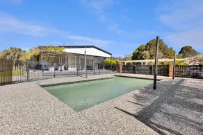 Chenu Lakeside Homestead - Image 2