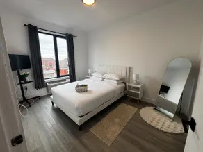 Minimalist Apartment Near Newark AirPort - Image 5