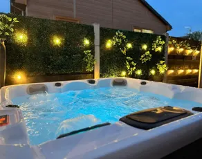 Lilly Cabin with Hot Tub - Image 5