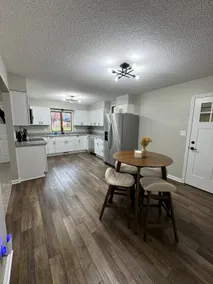 Vine Street - Image 5