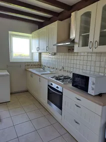 Claire's little house. - Image 3