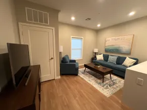 227 Chic 1BR – 2-Min Walk to Train, Free Parking - Image 2
