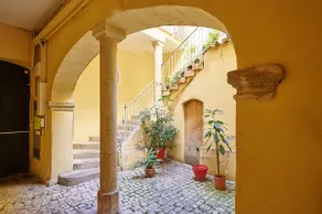 Prestigious apartment in the heart of the historic center - Image 3