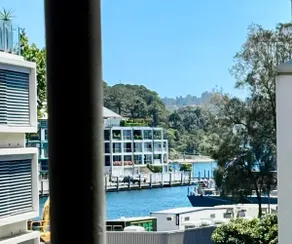 Stylish 2BR City Escape next Harbour with 2 parking - Image 5