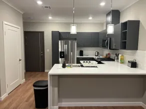 212 Modern 1BR | 2-Min Walk to Train |Free Parking - Image 2