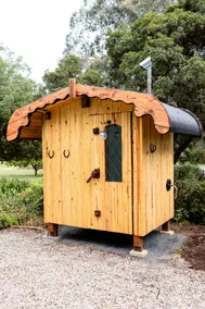 Luxury Wine Country Cottage— Walk to Cellar Door - Image 2