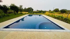Lavish villa 6BHK with private pool - Image 4