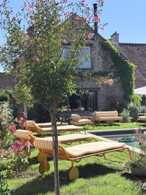 Beautiful family cottage for 10 with pool - Image 3