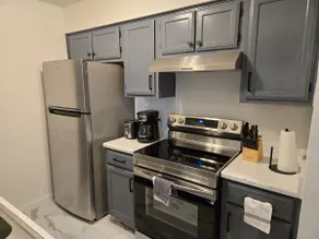 Modern 2BR/2BA | Gated Parking | Long Stays - Image 5