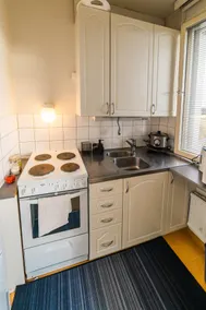 Bright two-room apartment with lake view - Image 5