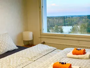 Bright two-room apartment with lake view - Image 2