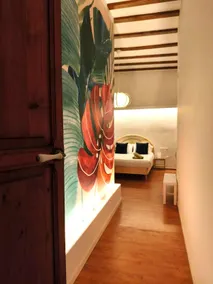 New designer studio right in the historic center. - Image 2