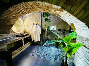 The Secret of Valencia - Image 5