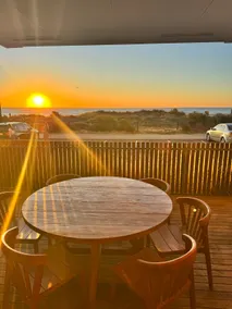 Luxe Beachfront Retreat, sleeps 6 - Image 2