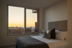 Luxe Beachfront Retreat, sleeps 6 - Image 4