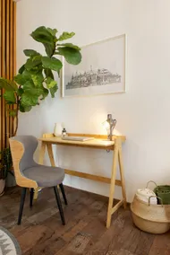 Symphony Apartment - FREE Parking & Airport Taxi - Image 5