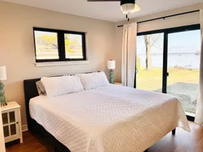 Modern Lake Home: Family Fun & Memorable Getaway! - Image 3