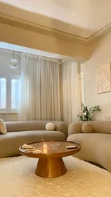 Warm Modern Apartment - Image 2