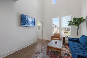 Blues House • KING • Cajun Luxury • Prime Location • WiFi - Image 4
