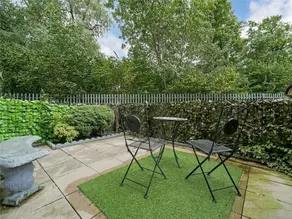 Beautiful House in Thornliebank - Image 2